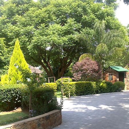 Wozani Lodge บูลาวาโย ภายนอก รูปภาพ
