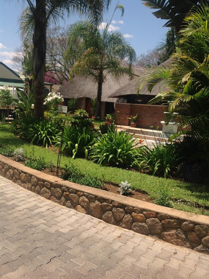 Wozani Lodge บูลาวาโย ภายนอก รูปภาพ