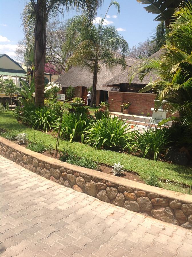 Wozani Lodge บูลาวาโย ภายนอก รูปภาพ
