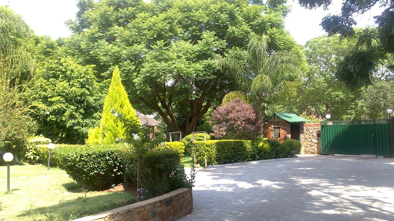 Wozani Lodge บูลาวาโย ภายนอก รูปภาพ